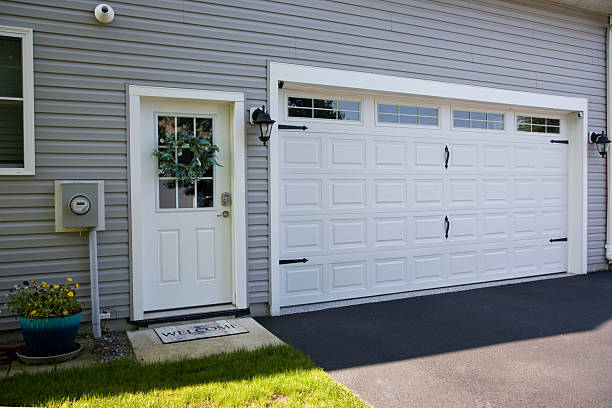 24/7 Emergency Garage Door Panel Replacement experts in Plum Grove, TX